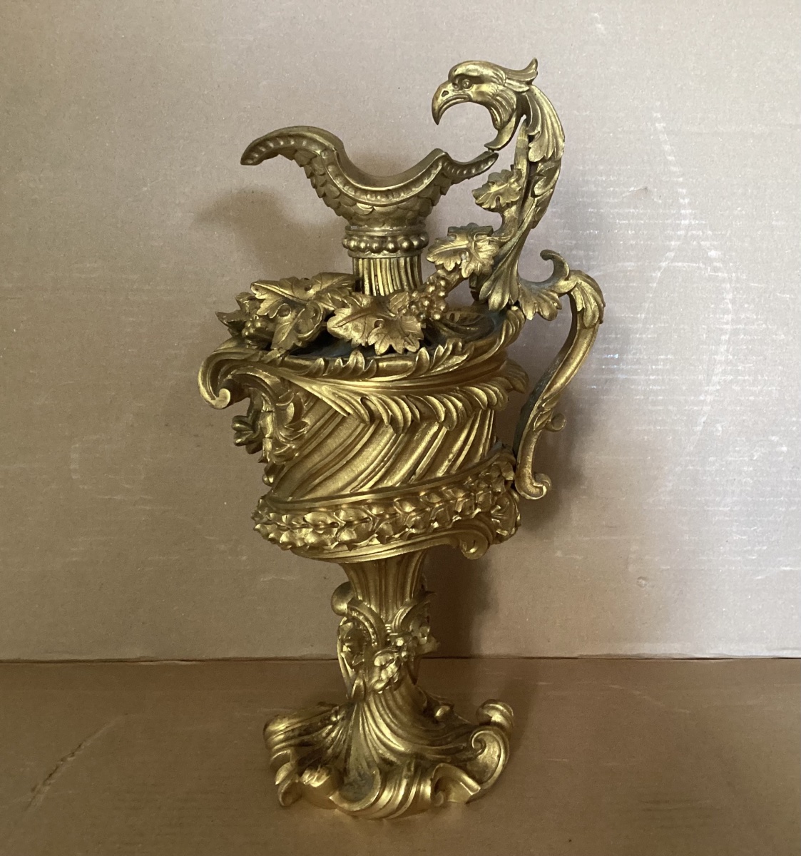 Aiguière en bronze Louis XV 