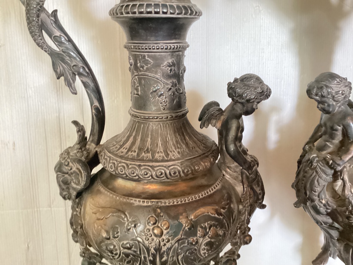 Important Pair Of Louis XVI Ewers-photo-2