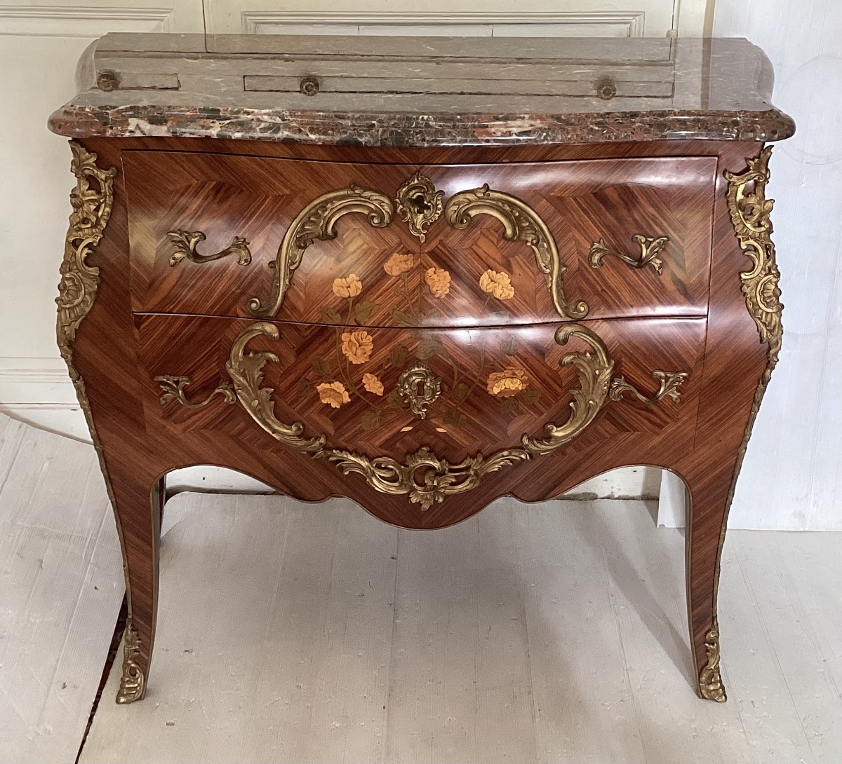 Commode sauteuse Louis XV 