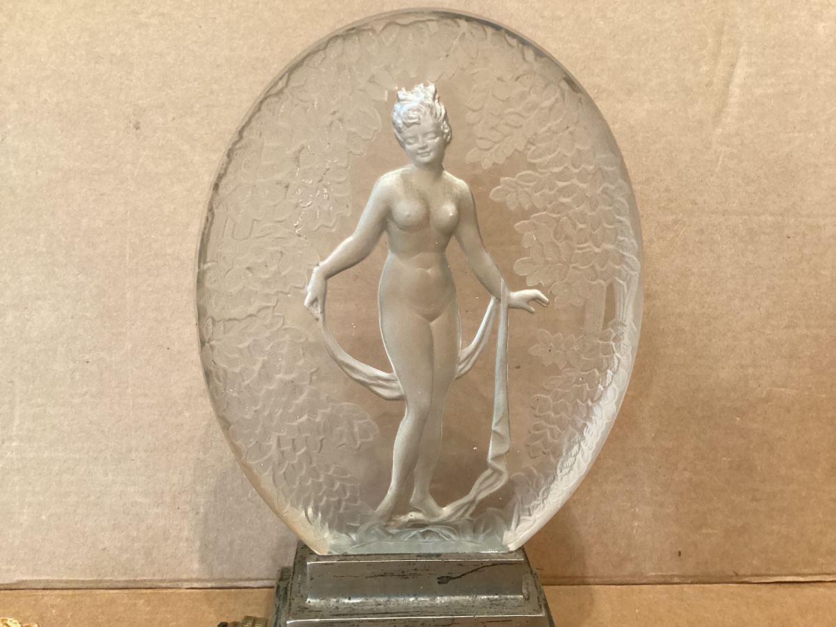 A Nightlight Attributed To D’avesn -photo-3