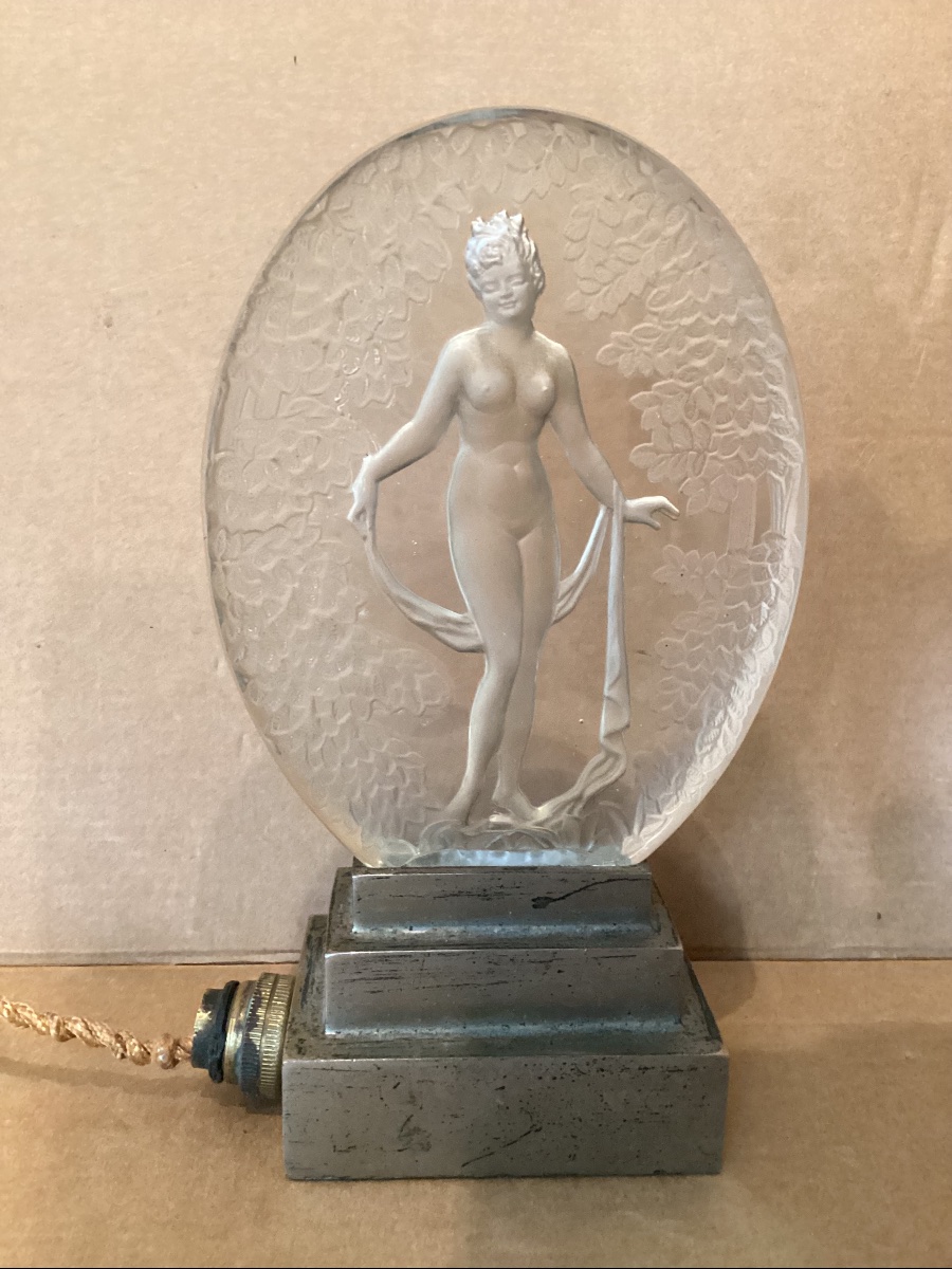 A Nightlight Attributed To D’avesn 