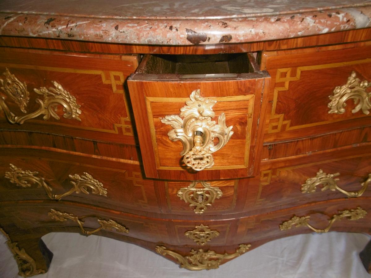 Louis XV Period Curved Commode-photo-2