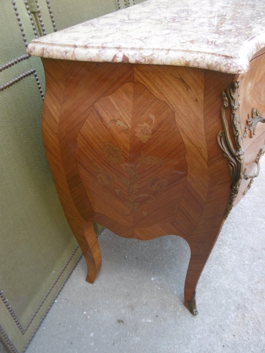 Curved Commode-photo-1