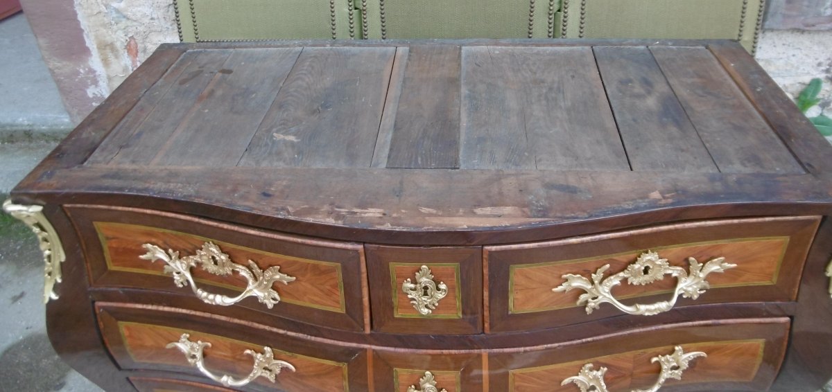 Curved XIIIth Commode-photo-6
