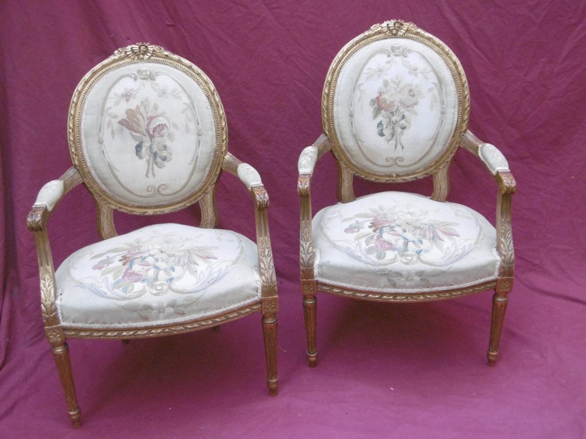 Suite Of Four Medallion Back Armchairs-photo-3