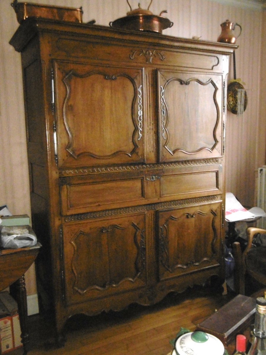 Louis XV Pannetière Buffet