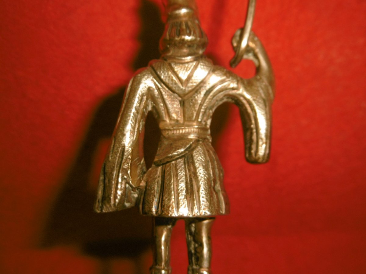 Silver Statuette-photo-4