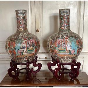 Paire de vases en porcelaine chinoise