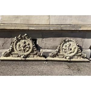 Paire de frontons Louis XVI