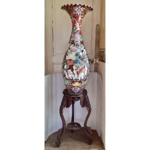 Important Imari Porcelain Vase
