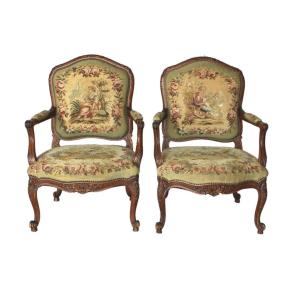 Paire de fauteuils Louis XV tapisserie au petit point 
