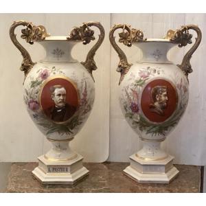 Important Pair Of Vases In Old Brussels Style