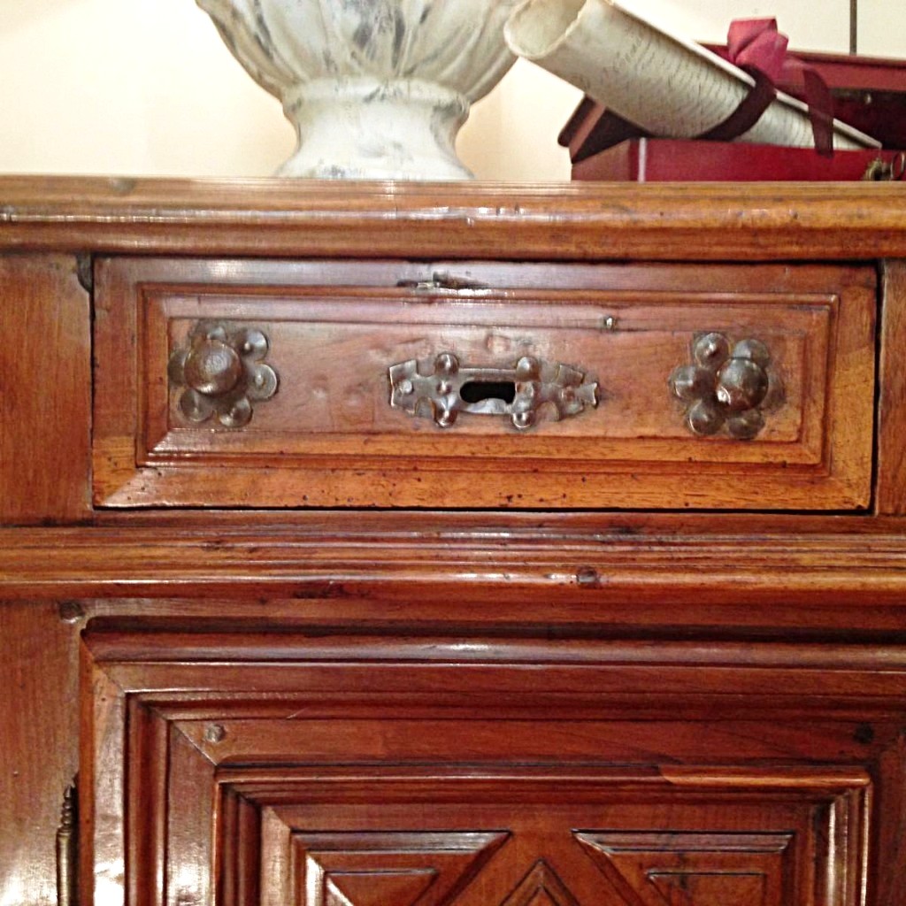 Buffet In Walnut Louis XIII Community-photo-3