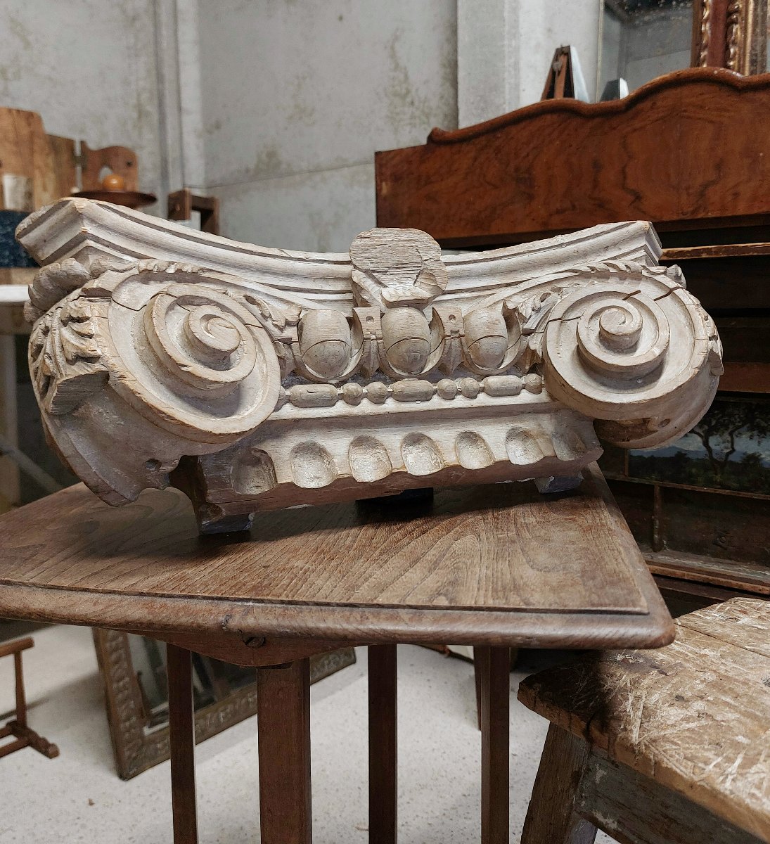 Chapiteau en bois sculpté - ornement néo classique - boiserie ancienne