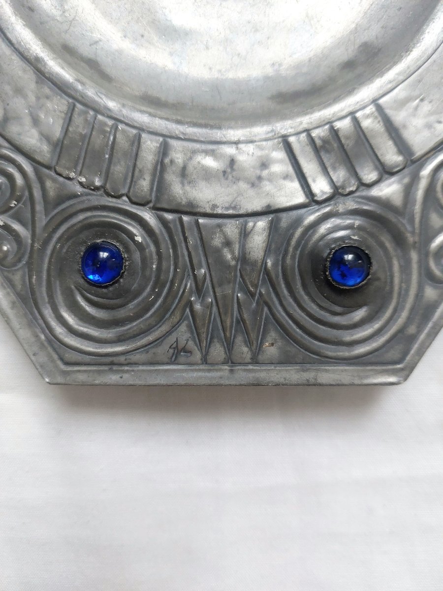 Plateau en métal repoussé - monogramme A. L. - Esprit Art Déco / Symbolisme-photo-3