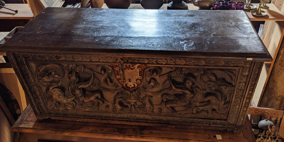 Un coffre Néo-Renaissance