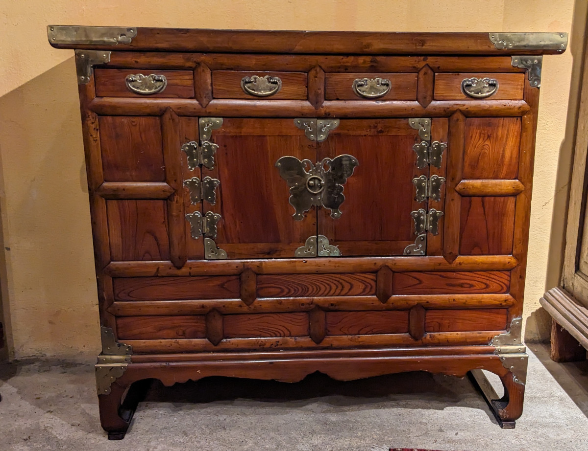 Small Chinese Furniture