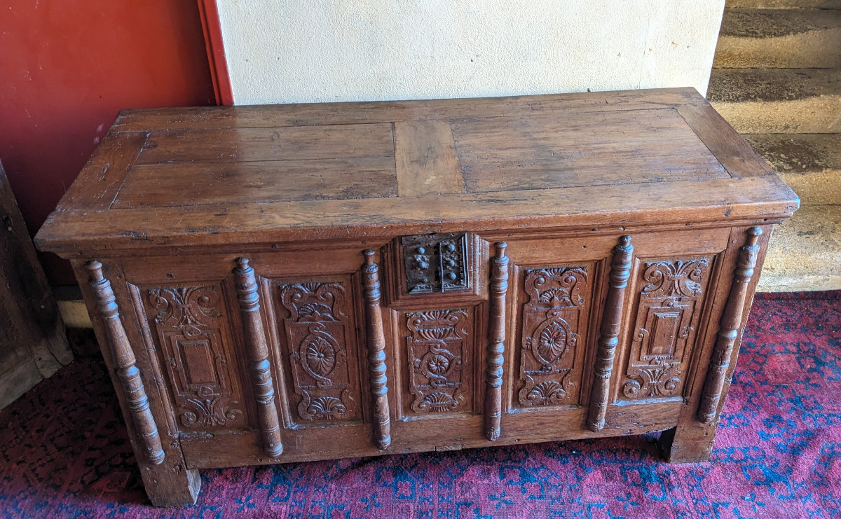 A Large Renaissance Chest-photo-2