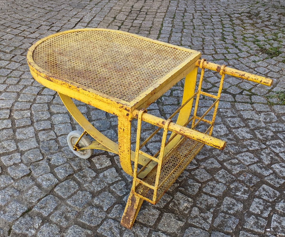 un petit bar de jardin