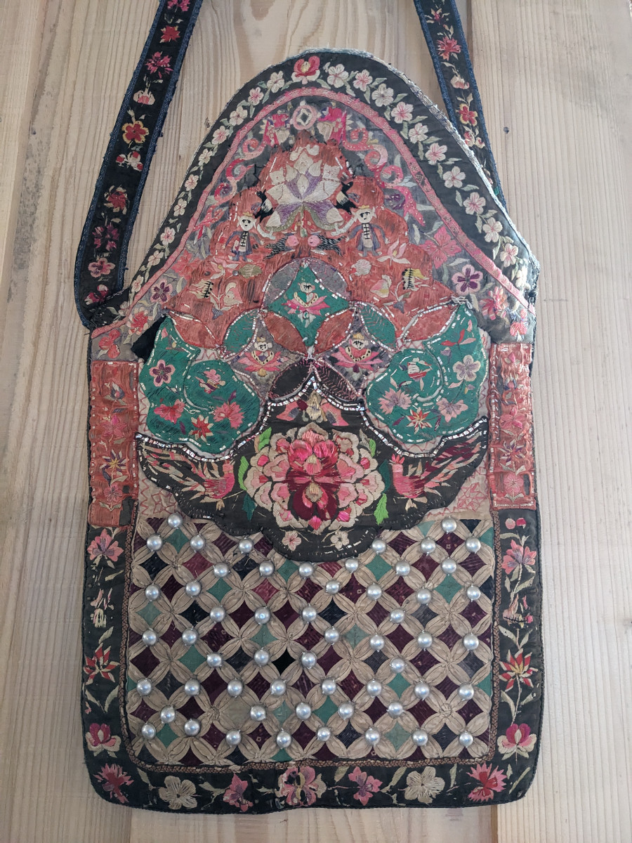 Plastron brodé de l'Himalaya-photo-2