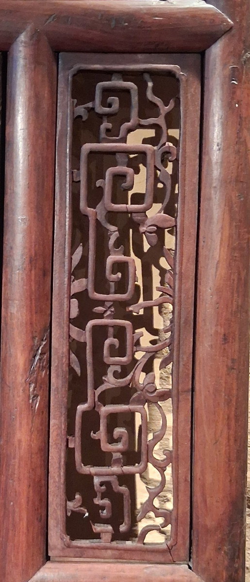 A Chinese Wood-paneled Facade-photo-3