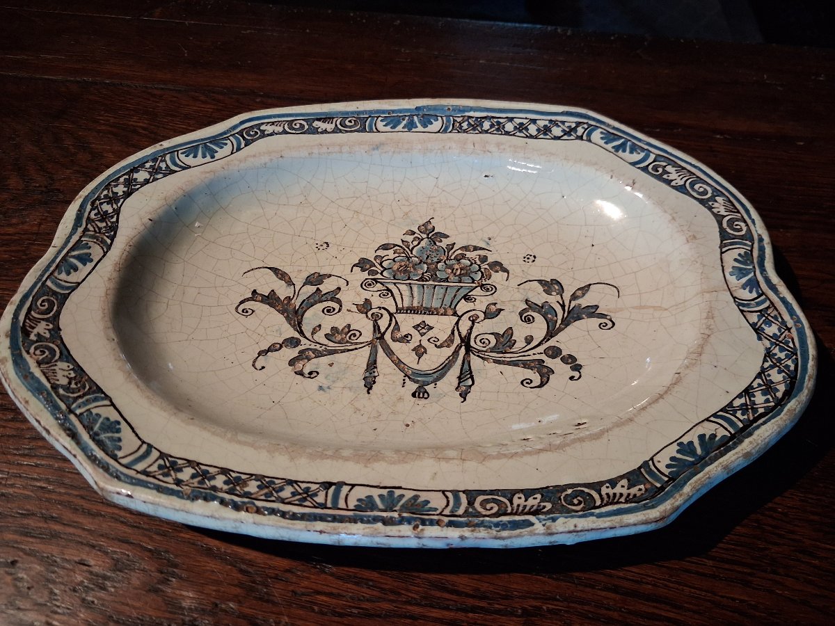 Plat en faience de Rouen-photo-1