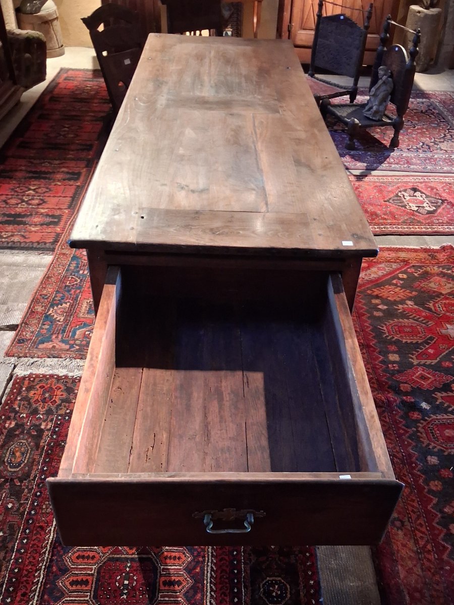 Une grande table d'office-photo-4
