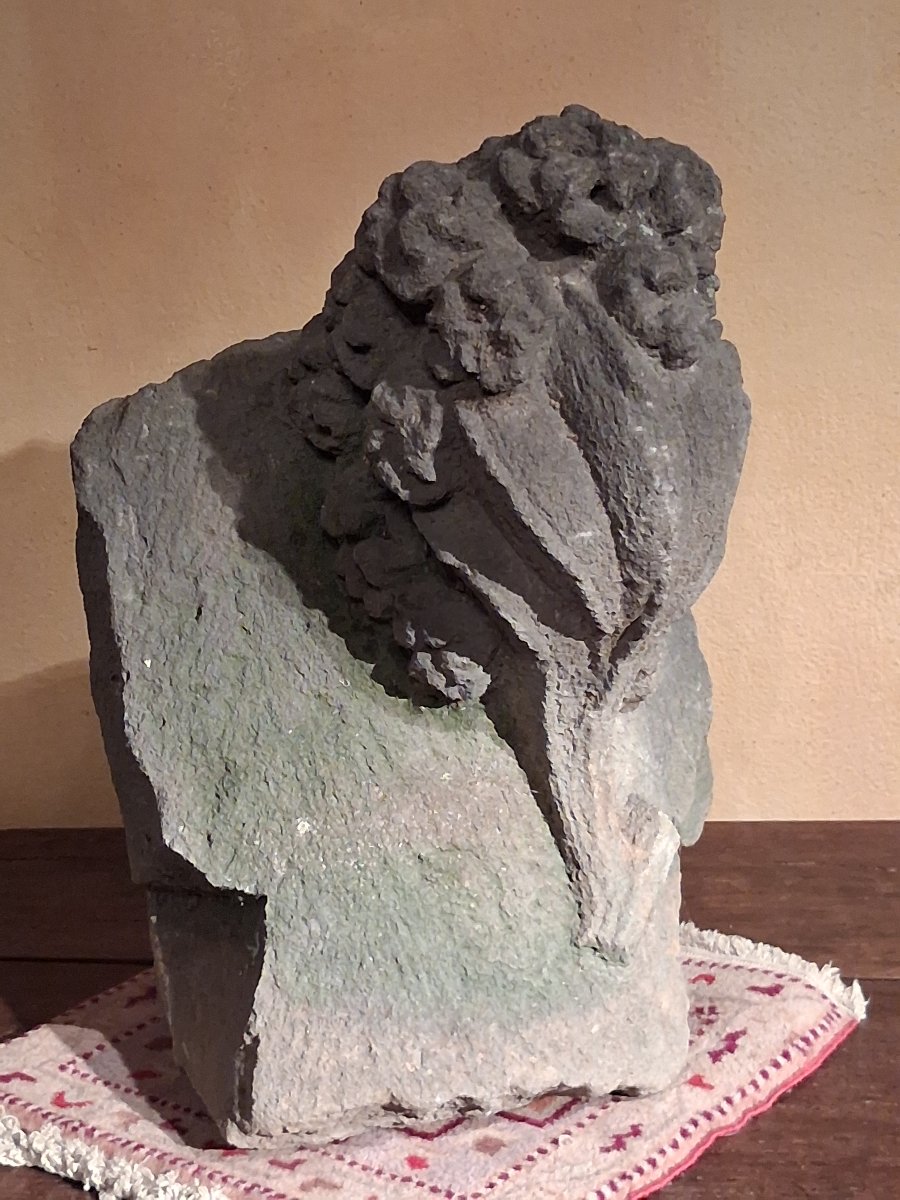 A Gothic Sculpture-photo-2