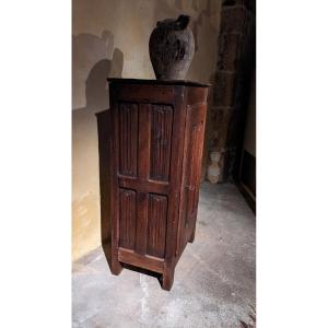 petit meuble à plis de serviettes