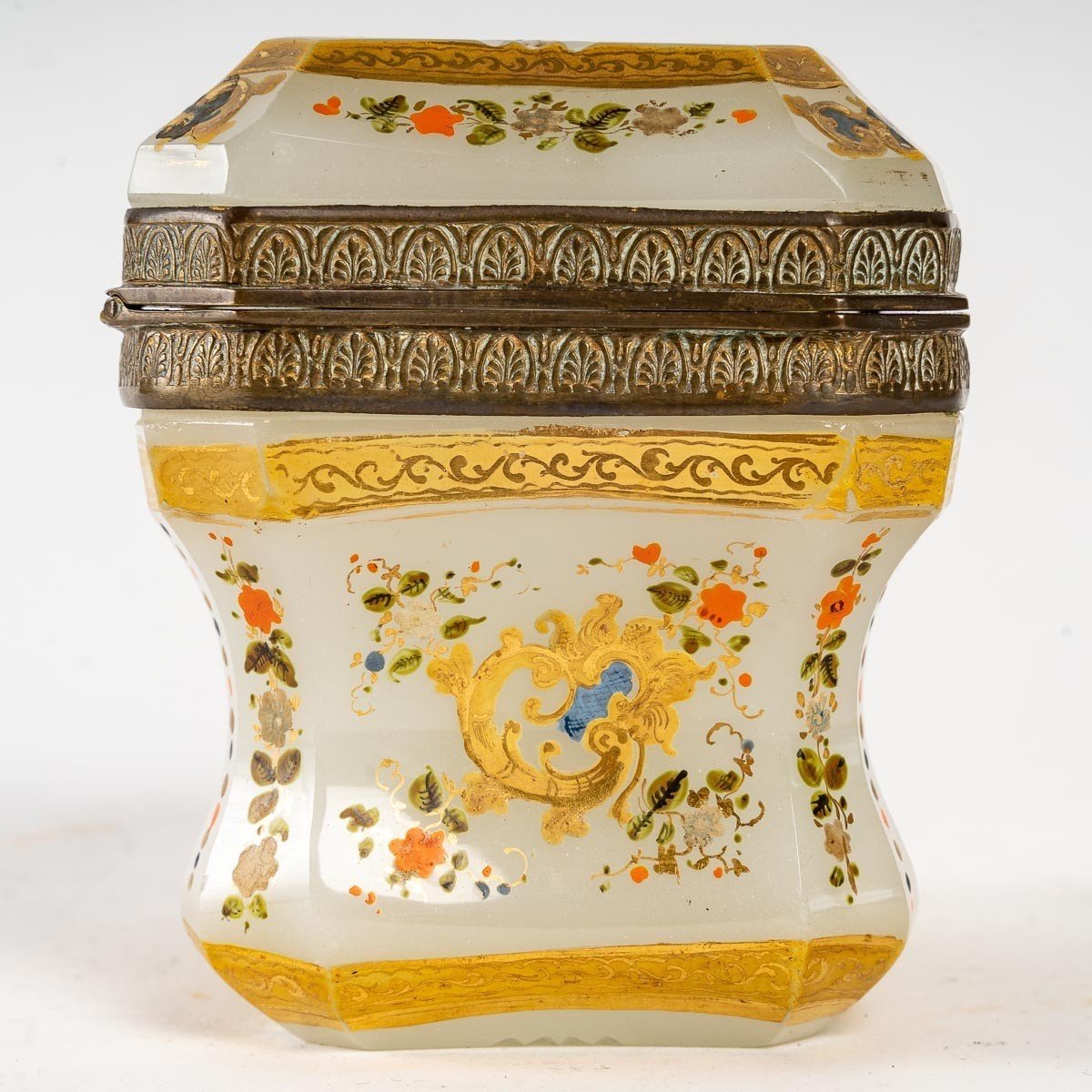 Box Made In Enamelled Opaline, Antique From The 19th Century.-photo-6