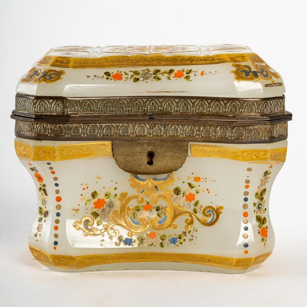 Box Made In Enamelled Opaline, Antique From The 19th Century.-photo-7