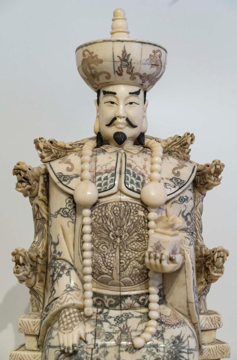 Rare Pair Of Chinese Emperor And Empress Bone Sculptures, 19th Century -photo-1