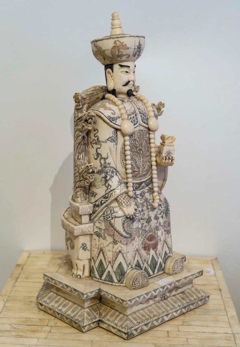Rare Pair Of Chinese Emperor And Empress Bone Sculptures, 19th Century -photo-3