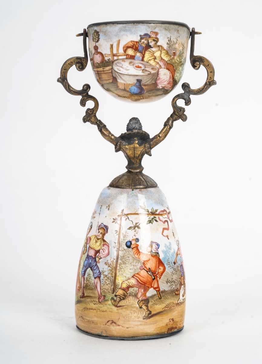 Coupe de style trophée en métal émaillé – Vienne, 19e siècle-photo-4