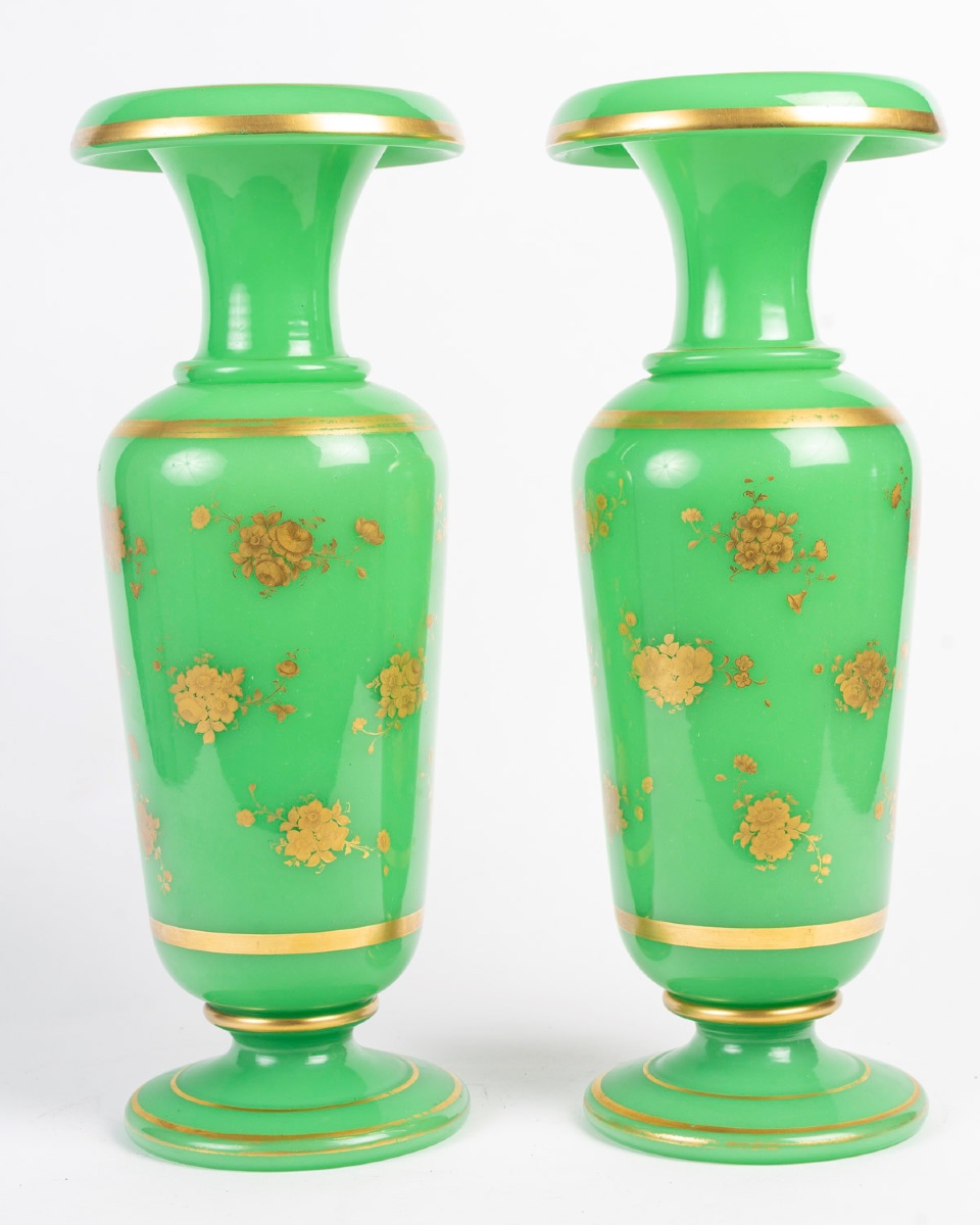 Rare Pair Of Green Opaline Vases Enhanced With Gold – Charles X Period.-photo-3