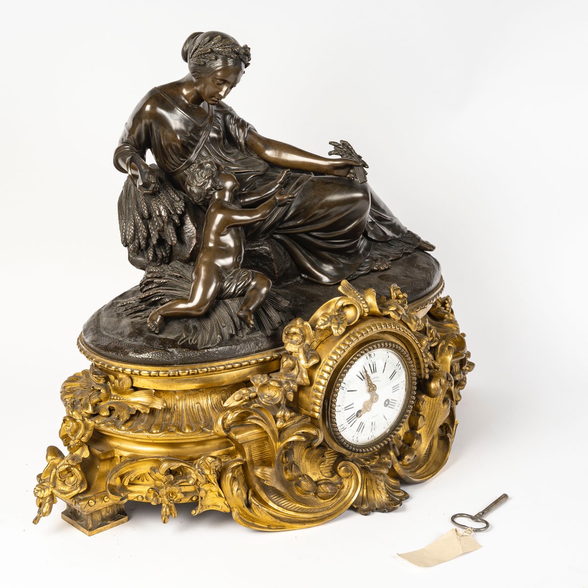 Grande garniture de cheminée en bronze doré – Époque Napoléon 3 – Signée -photo-5