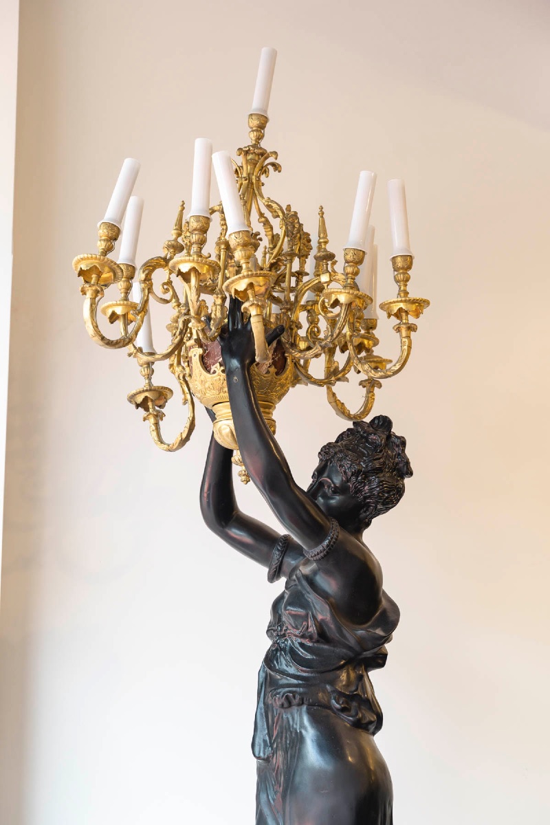 Monumentale Paire de candélabres  Néoclassiques en Bronze et Marbre, d’après Carrier-Belleuse-photo-1