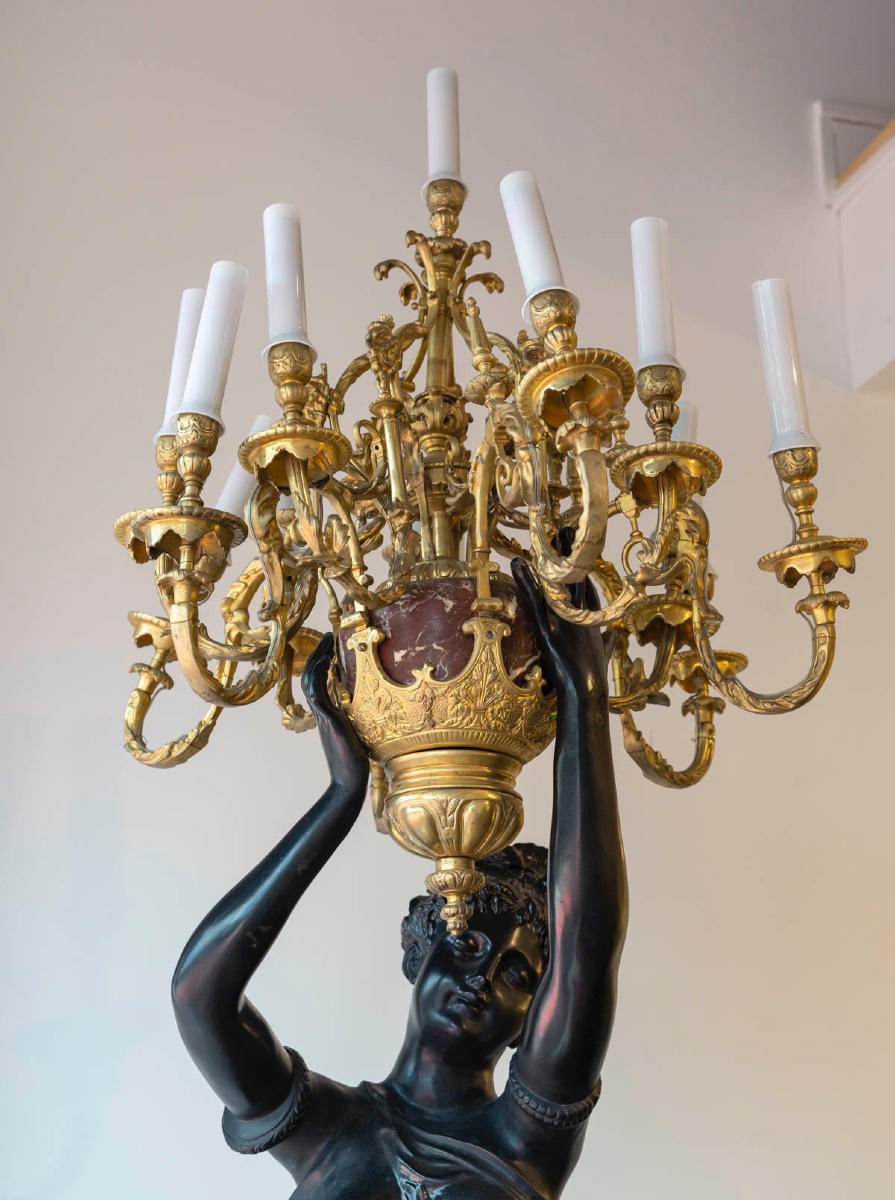 Monumentale Paire de candélabres  Néoclassiques en Bronze et Marbre, d’après Carrier-Belleuse-photo-6