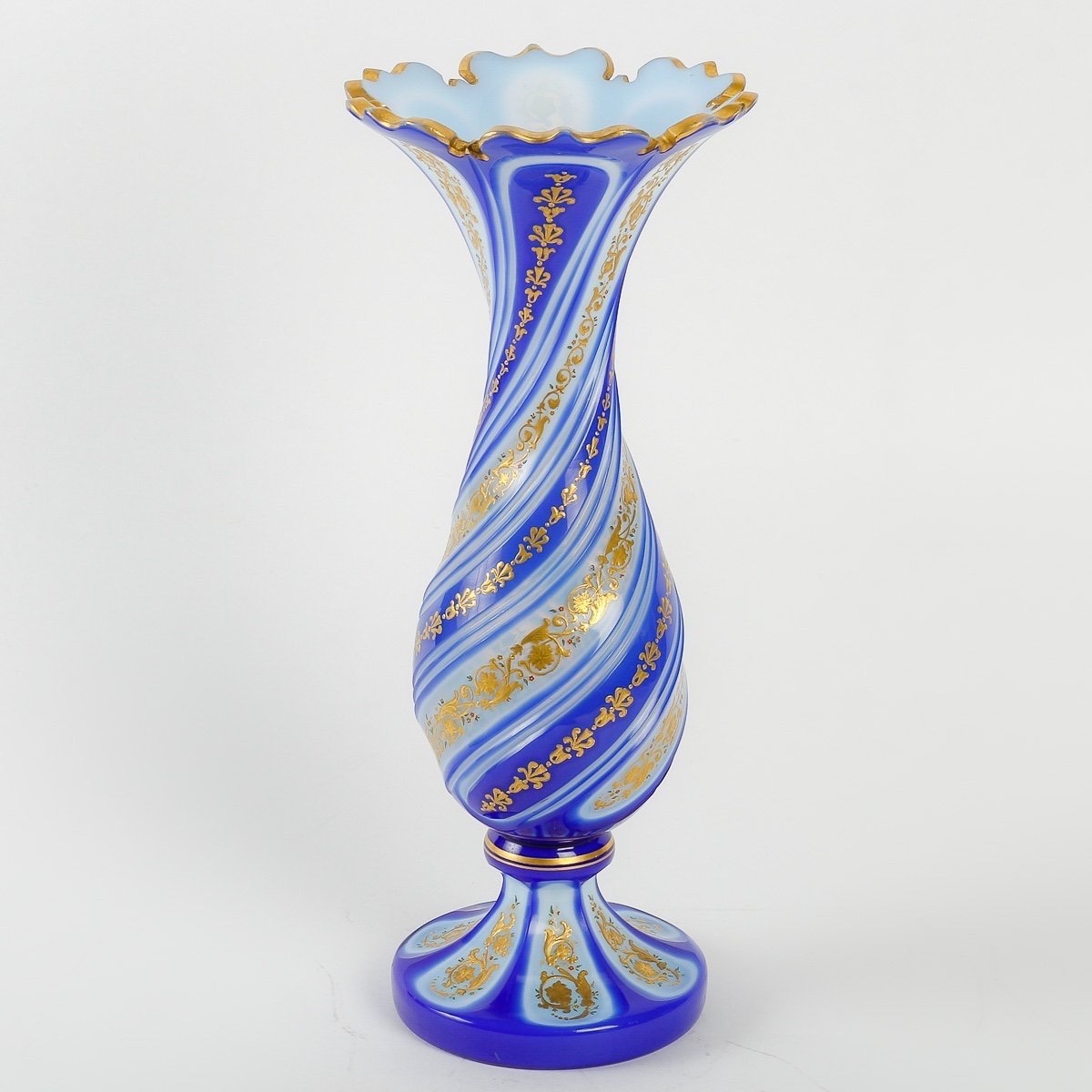 Vase en Opaline Torsadé Bleu Cobalt Émaillé, 19ᵉ Siècle-photo-4