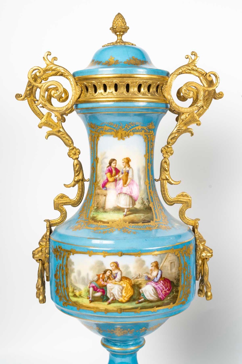 Rare paire de vases en porcelaine de Sèvres, époque Napoléon 3-photo-2