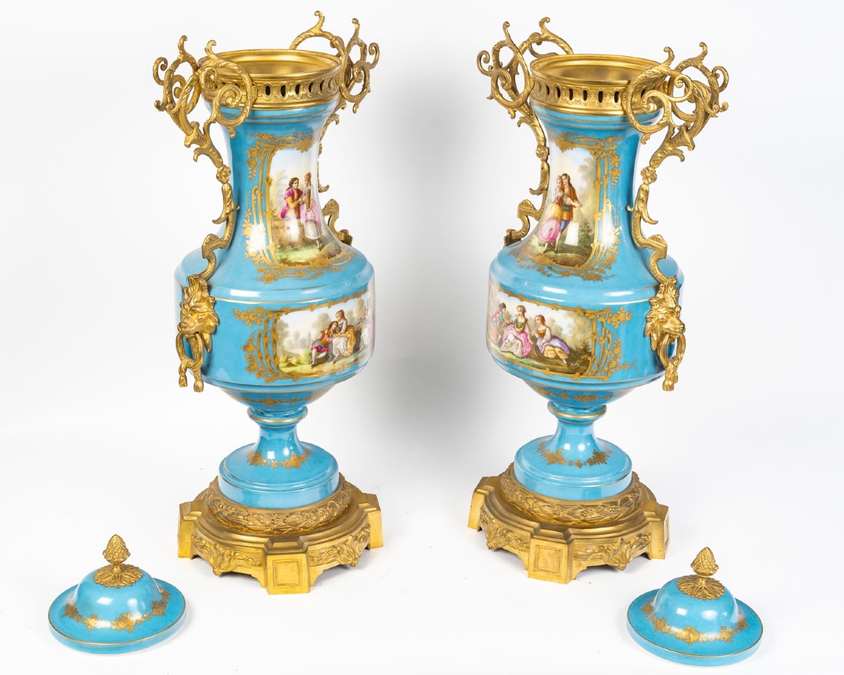 Rare paire de vases en porcelaine de Sèvres, époque Napoléon 3-photo-1