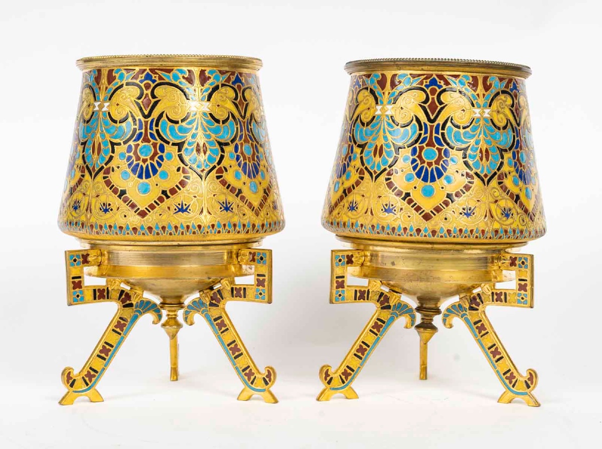 Paire de cache-pots en bronze doré et émaillé, attribués à Barbedienne – 19ᵉ siècle