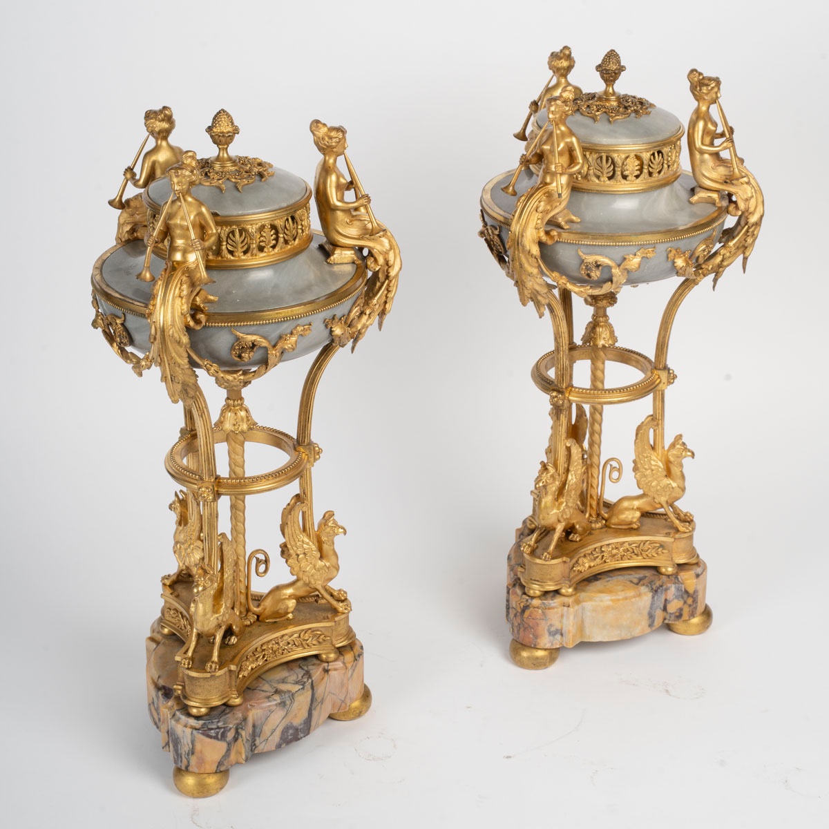 Paire de cassolettes en marbre et bronze doré, attribuées à Thomire, 19ᵉ siècle-photo-2