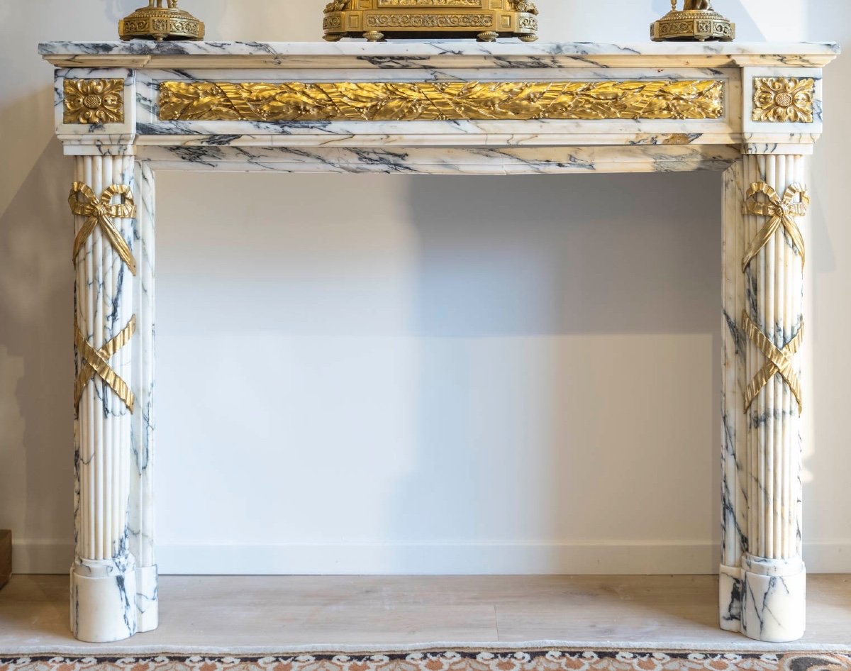 White And Black Marble Fireplace With Gilt Bronze Ornaments – 19th Century-photo-1
