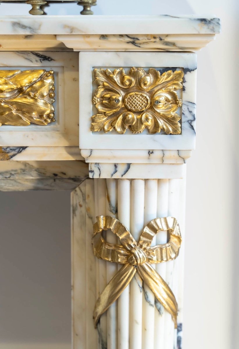White And Black Marble Fireplace With Gilt Bronze Ornaments – 19th Century-photo-2