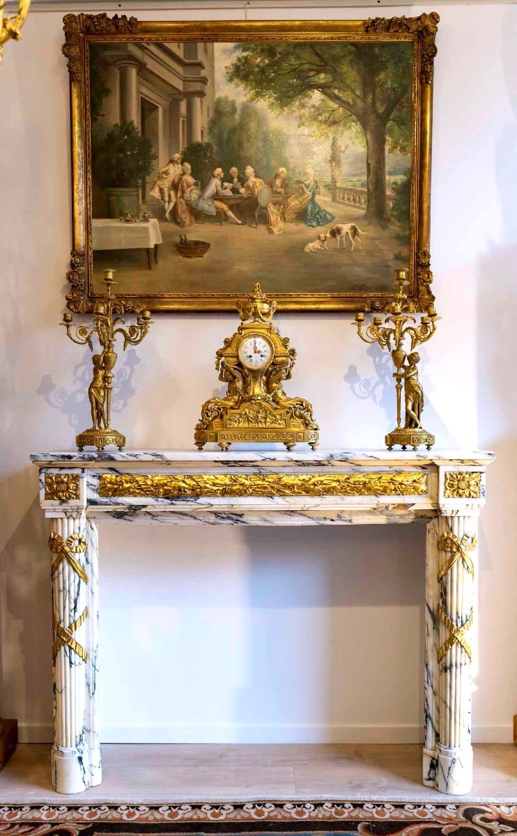 White And Black Marble Fireplace With Gilt Bronze Ornaments – 19th Century