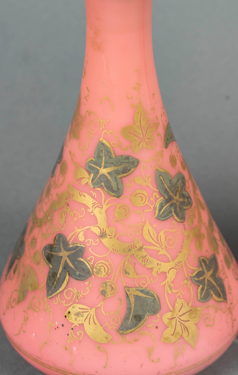 Rare Pair Of White And Pink Opaline Overlay Bottles, Enameled With Gold – 19th Century-photo-2