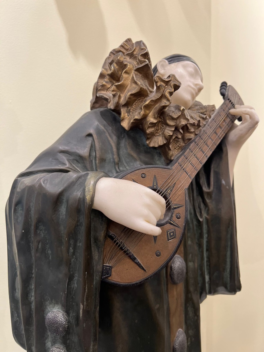 Rare Bronze Sculpture On A Carrara Marble Base "pierrot – The Serenade"-photo-3