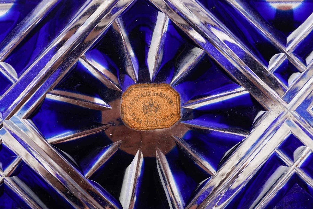 Hand-engraved Blue Bohemian Crystal Chest – 19th Century-photo-2