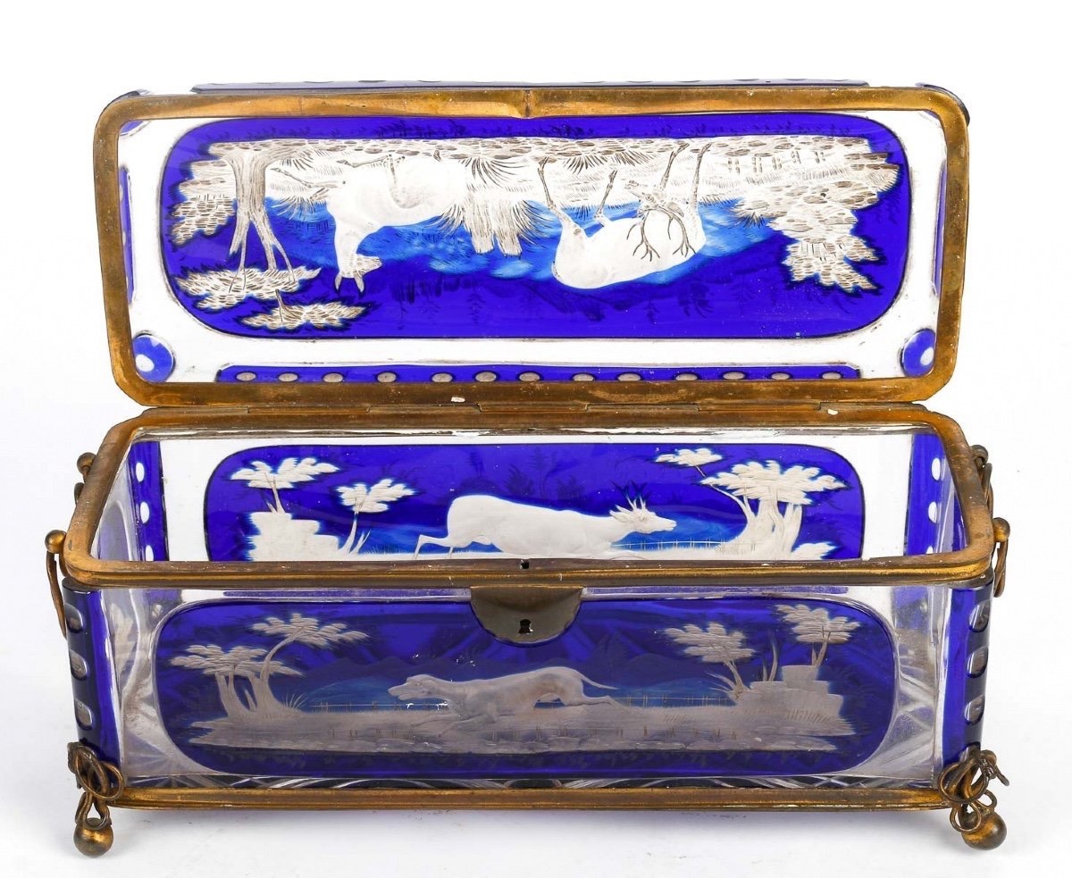 Hand-engraved Blue Bohemian Crystal Chest – 19th Century-photo-3